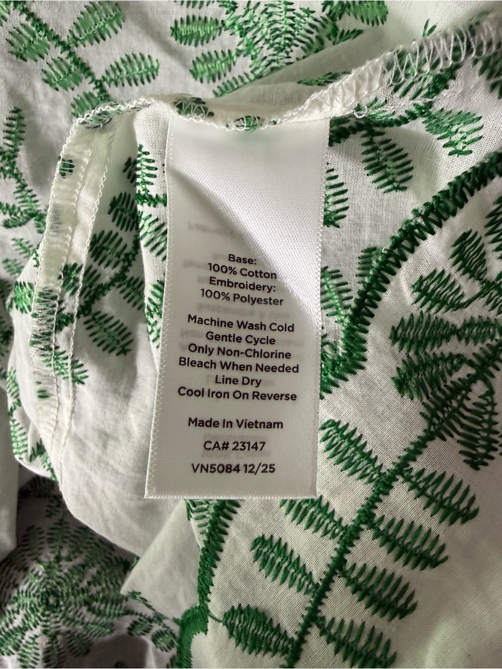 Talbots White with Green Embroidered Medallions Blouse. Plus Size NWT - Picture 9 of 9